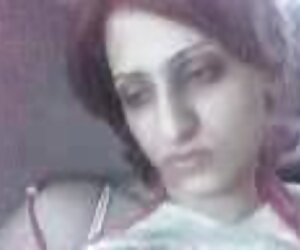 Şöminenin yanında sıcak çift porno arap sex